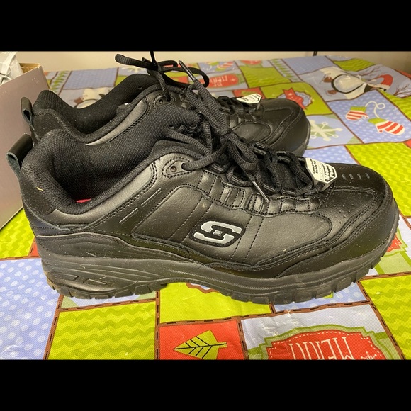 Skechers black men’s work shoes size 12W - Picture 2 of 5
